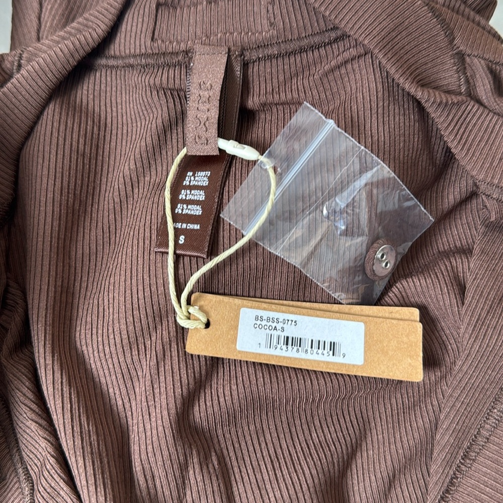 Brown Button-Up Women's Onesie NWT
Skims Soft Lounge Henley Loungewear - Picture 6 of 7